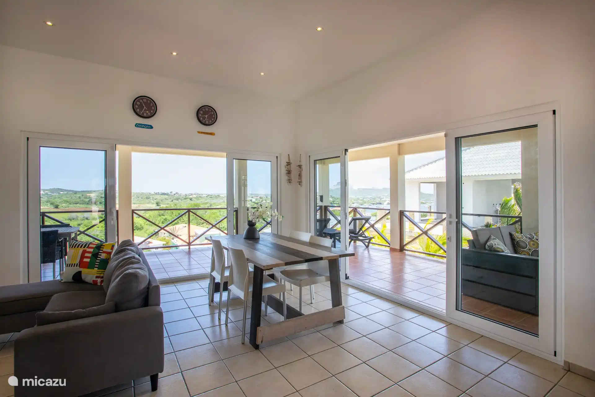 Frühstück, Mittag- oder Abendessen mit schöner Aussicht