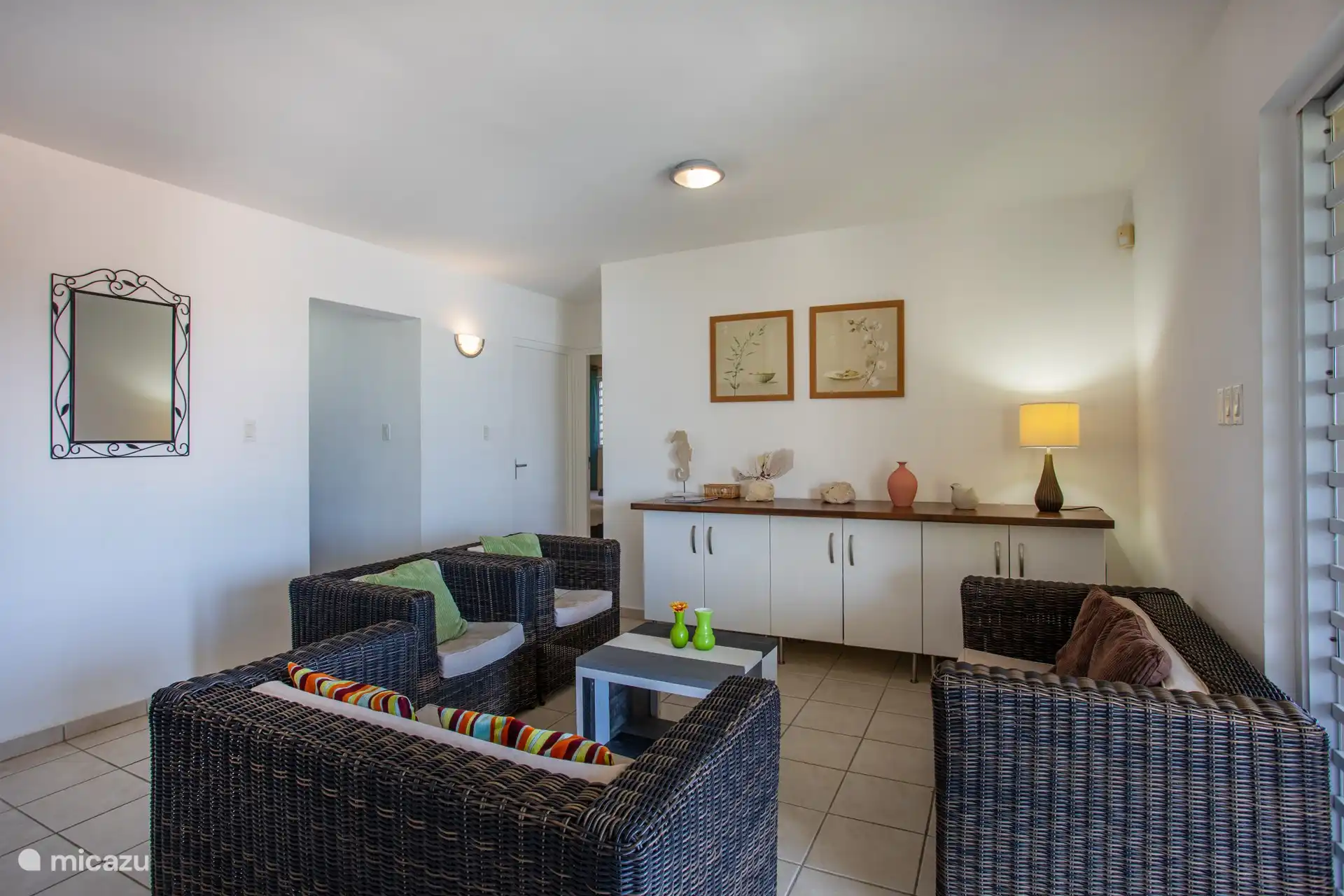 Ausgestattet mit einer gemütlichen Sitzecke