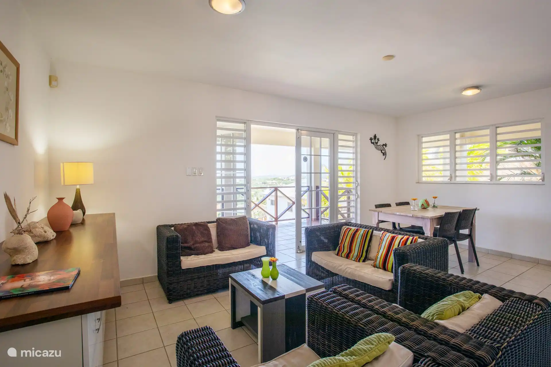 Die Wohnung im Erdgeschoss verfügt auch über eine eigene Terrasse