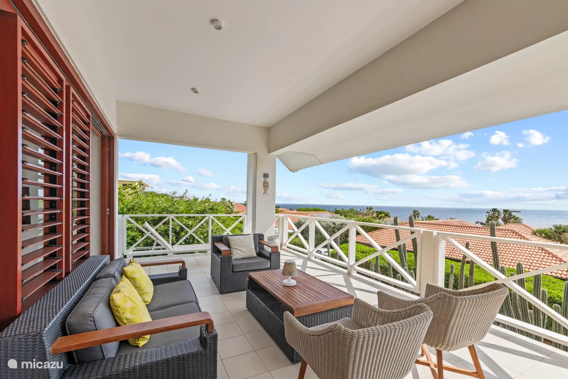 Lounge-Set auf der Terrasse