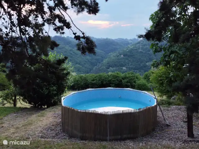 vakantiehuis huren in Italië, Piëmont, Niella Belbo – Vakantiehuis Casa Bella Nuova Zwembad