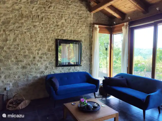 vakantiehuis huren in Italië, Piëmont, Niella Belbo – Vakantiehuis Casa Bella Nuova Woonkamer