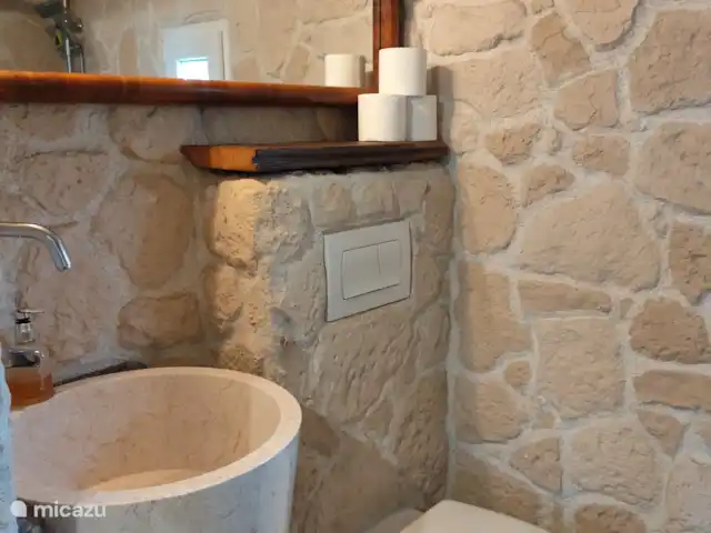 vakantiehuis huren in Italië, Piëmont, Niella Belbo – Vakantiehuis Casa Bella Nuova Badkamer