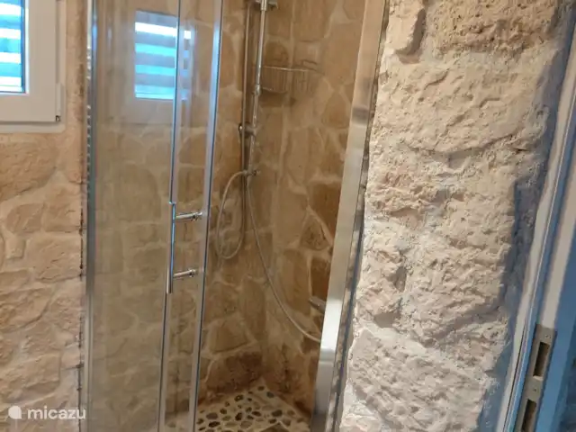 vakantiehuis huren in Italië, Piëmont, Niella Belbo – Vakantiehuis Casa Bella Nuova Badkamer