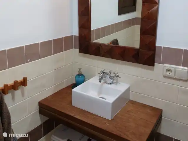 Casa Mar y Carmen en España, Costa de Almería, Las Negras - casa vacacional 2º baño con ducha, inodoro y lavabo (ver también foto 16)