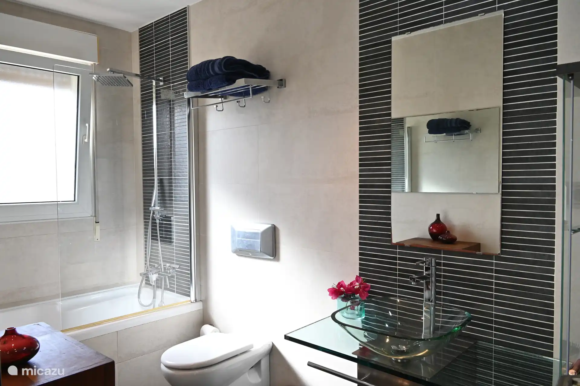 Badezimmer mit eigenem Bad im Obergeschoss Schlafzimmer