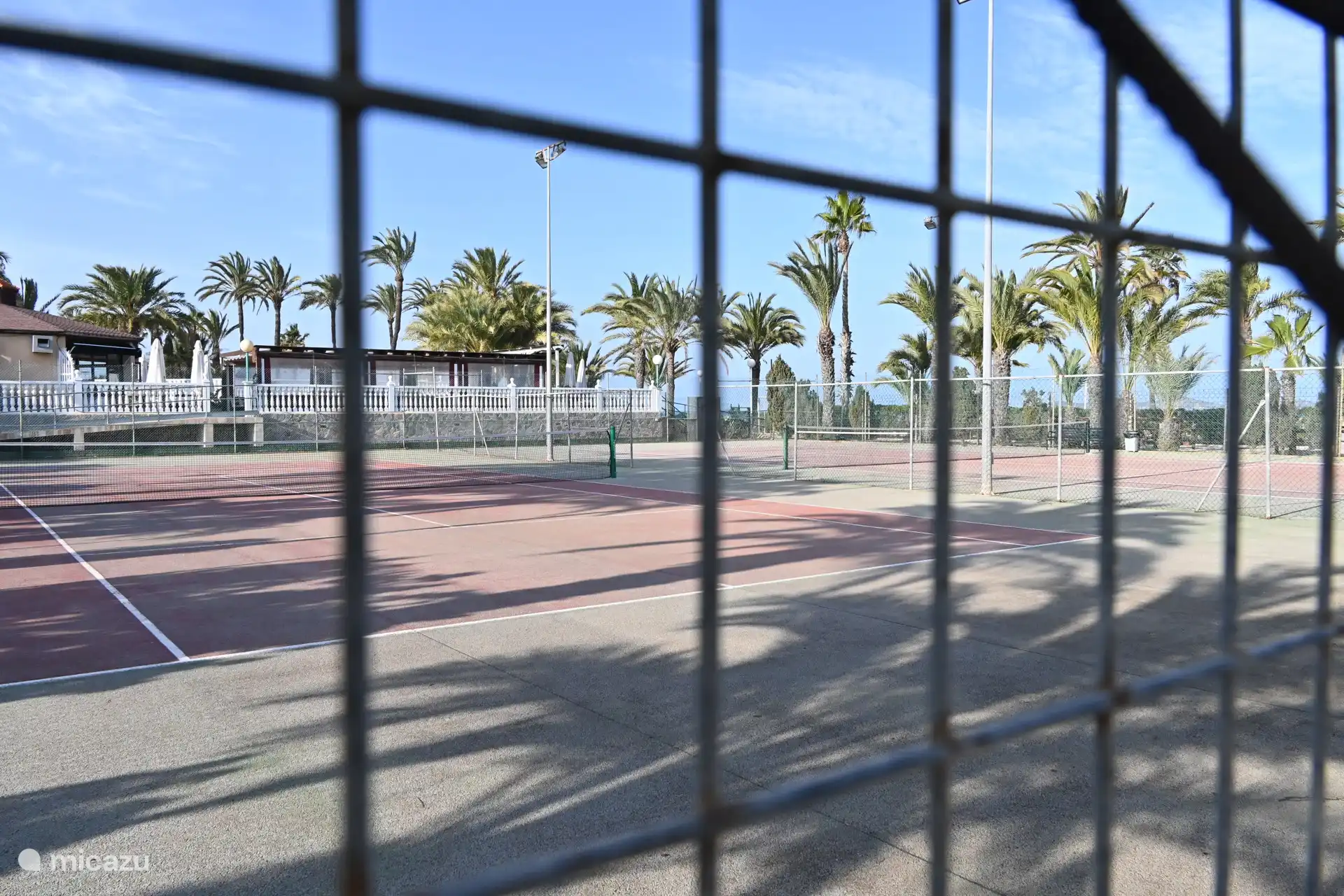 Tennisplätze in 2 Minuten zu Fuß erreichbar