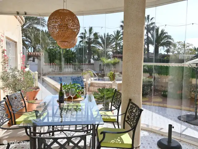 Villa La Mariposa huren in Spanje, Costa Cálida, Los Urrutias - villa overdekt terras met galzen gordijn (winter)