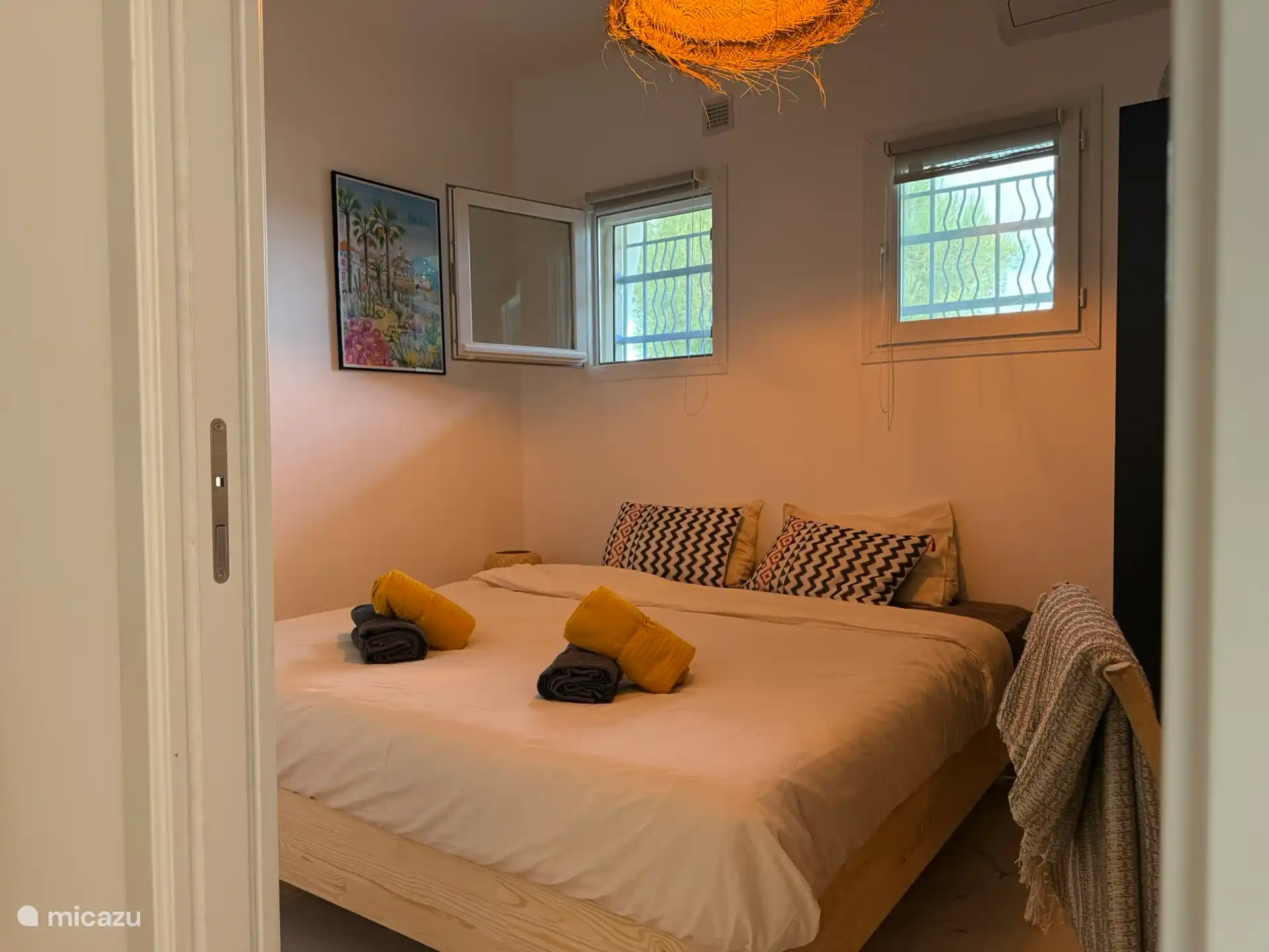 2nd bedroom with king-size bed 2.00 x 1.80 m and sliding door and large closet