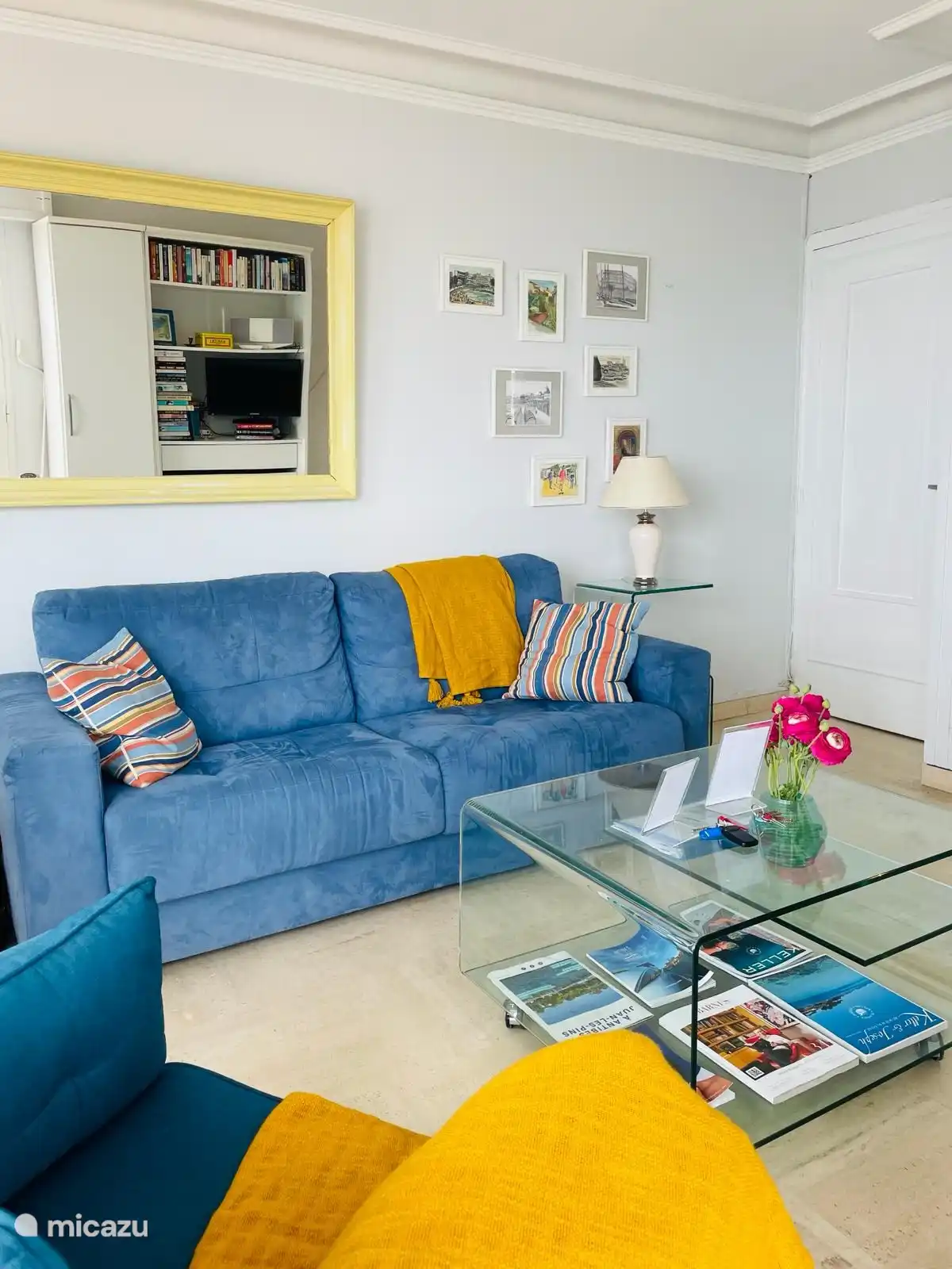 sofa that can be converted into a king size bed 2.00 x 1.80 and back again in no time. Air conditioning in living room.