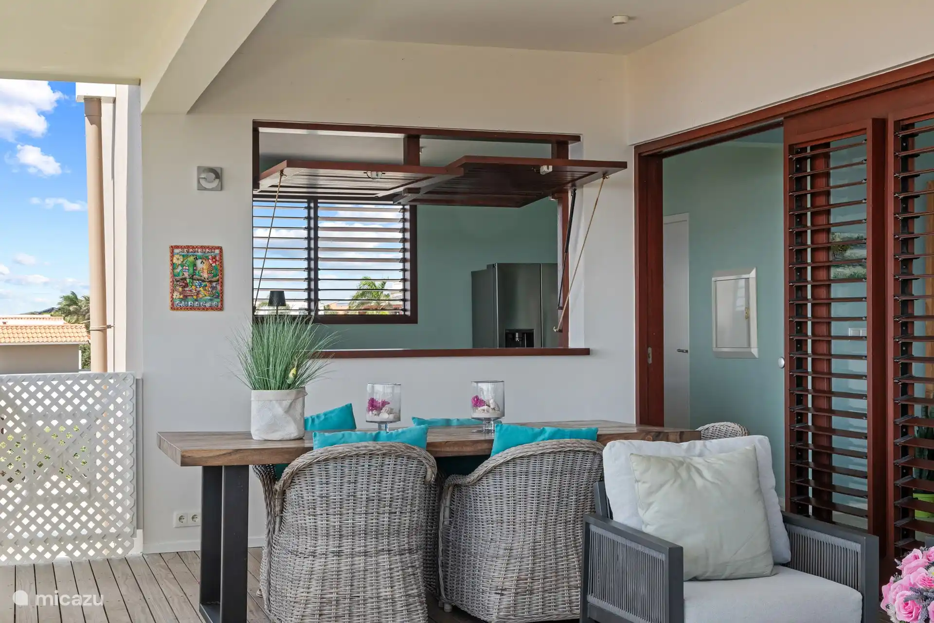 Küche mit Blick auf die Terrasse