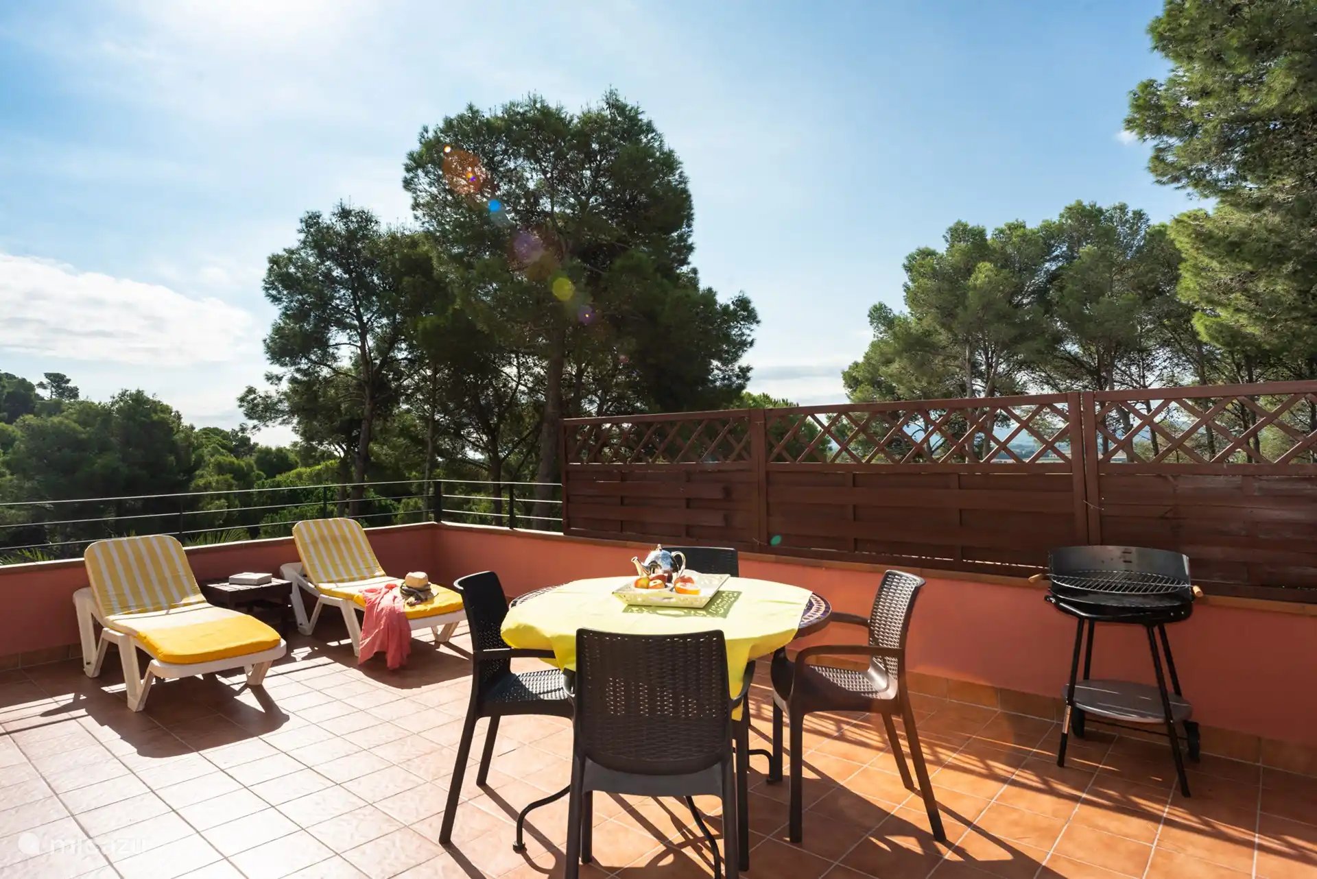 Terrace with complete privacy