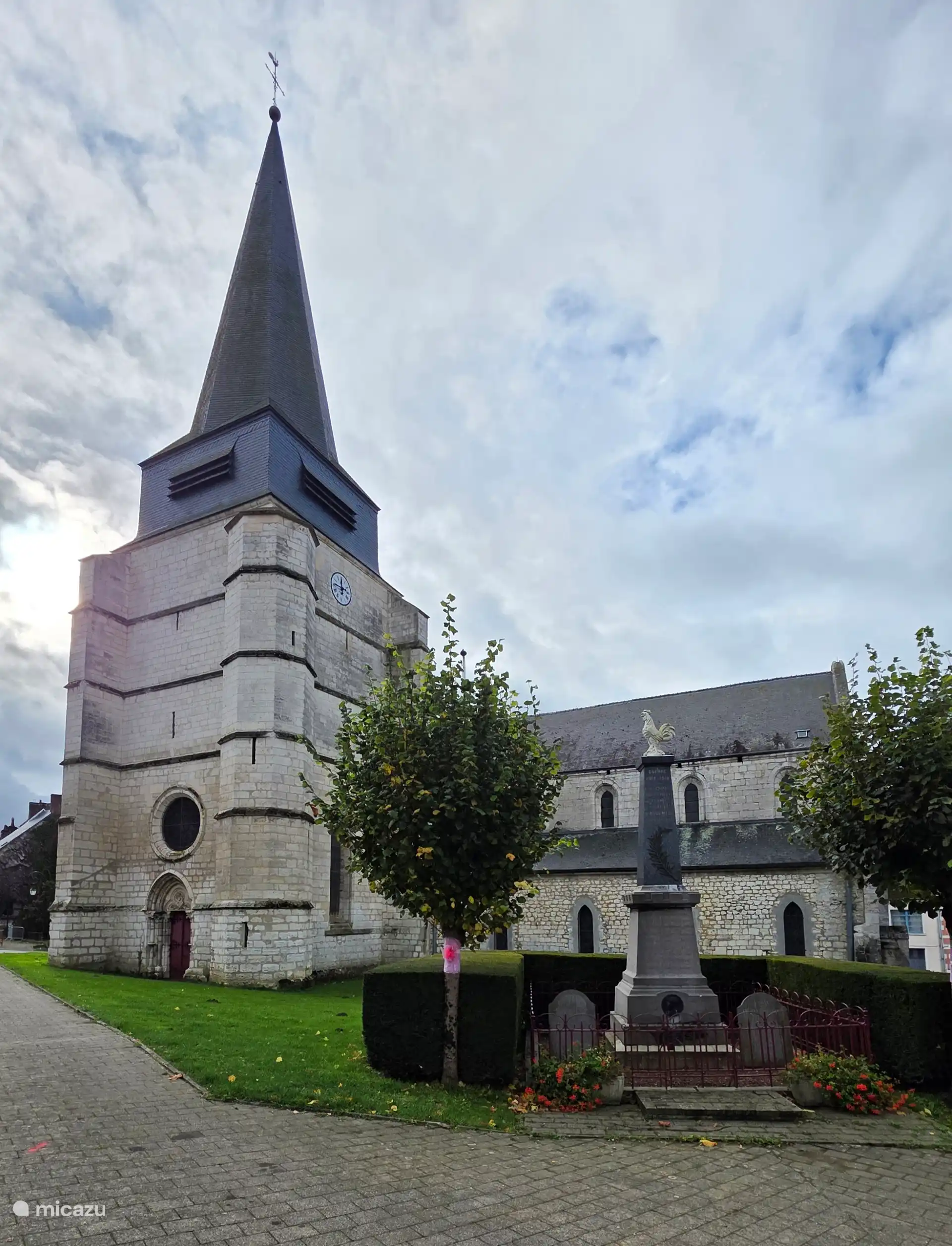 Het middeleeuwse kerkje van Aubenton 