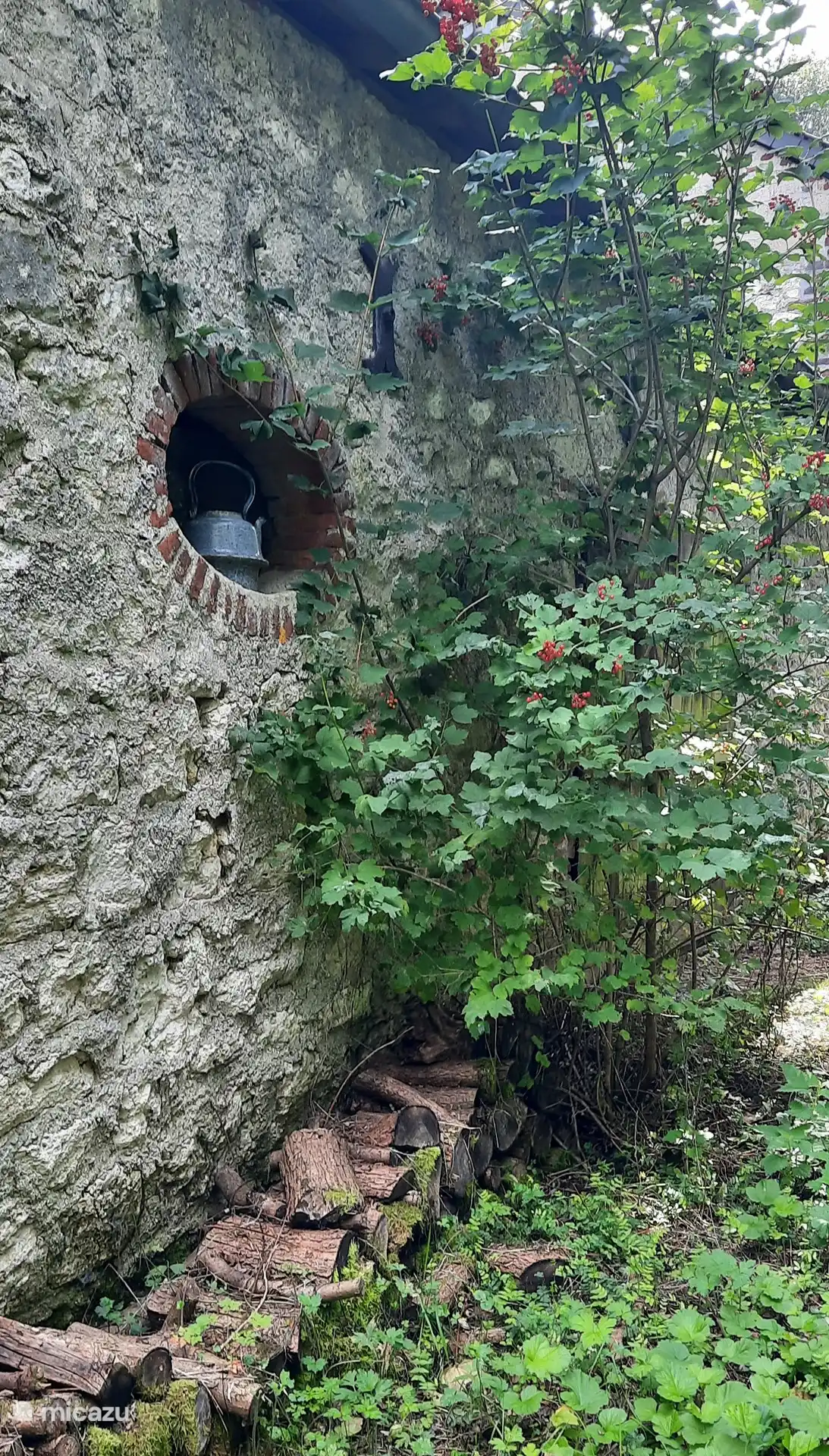 De schuur naast het huis