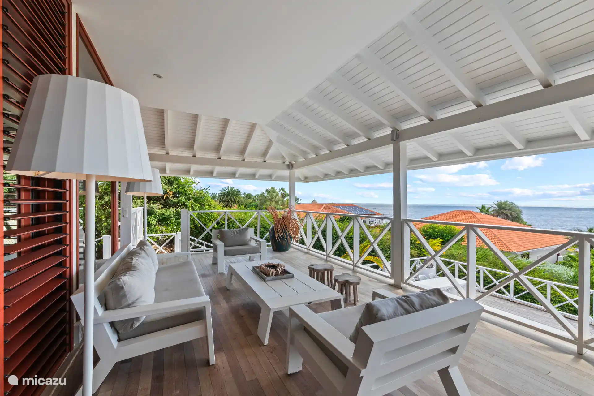 Lounge area on the covered terrace