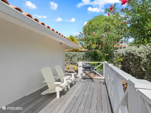 Villa Vue Océan 06, BocaGentil | Curaçao, Banda Ariba (est), Jan Thiel - appartement Côté de la maison avec terrasse et barbecue