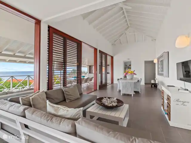 Villa Vue Océan 06, BocaGentil | Curaçao, Banda Ariba (est), Jan Thiel - appartement Salon confortable avec coin salon et table à manger