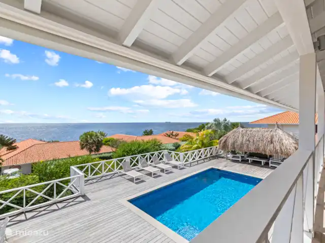 Villa Vue Océan 06, BocaGentil | Curaçao, Banda Ariba (est), Jan Thiel - appartement Vue de la terrasse sur la piscine et la terrasse de la piscine