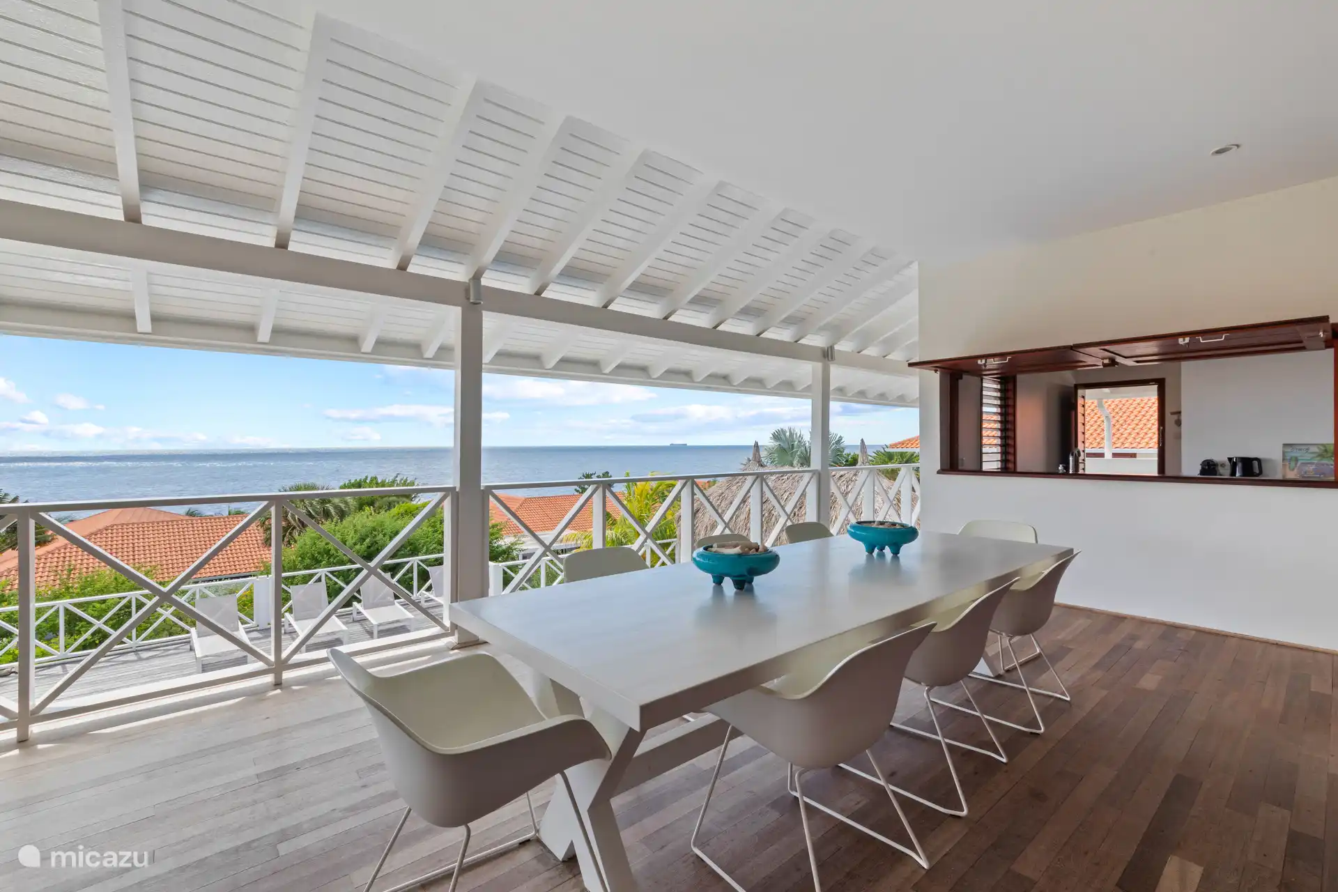Dining table overlooking the covered terrace