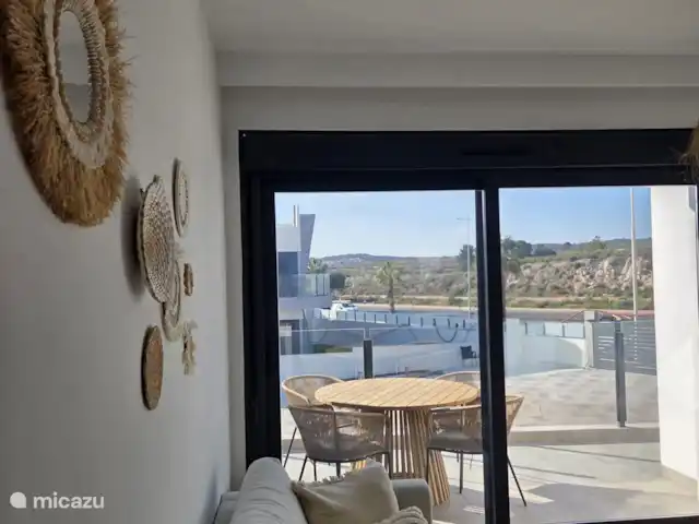 Location de Vacances Espagne, Costa Blanca, San Miguel de Salinas, appartement - Casa Eduardo Salon avec terrasse orientée plein sud