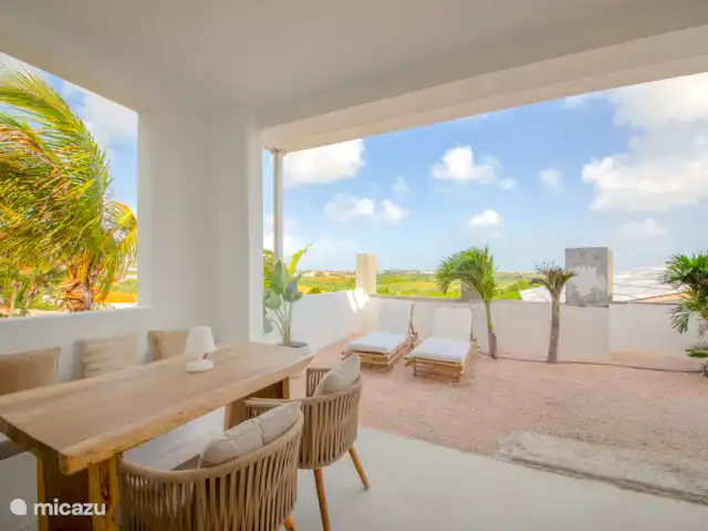 Brisa del Agua (25m2) | Curaçao, Banda Ariba (est), Jan Thiel - appartement Belle vue sur les environs depuis la terrasse privée