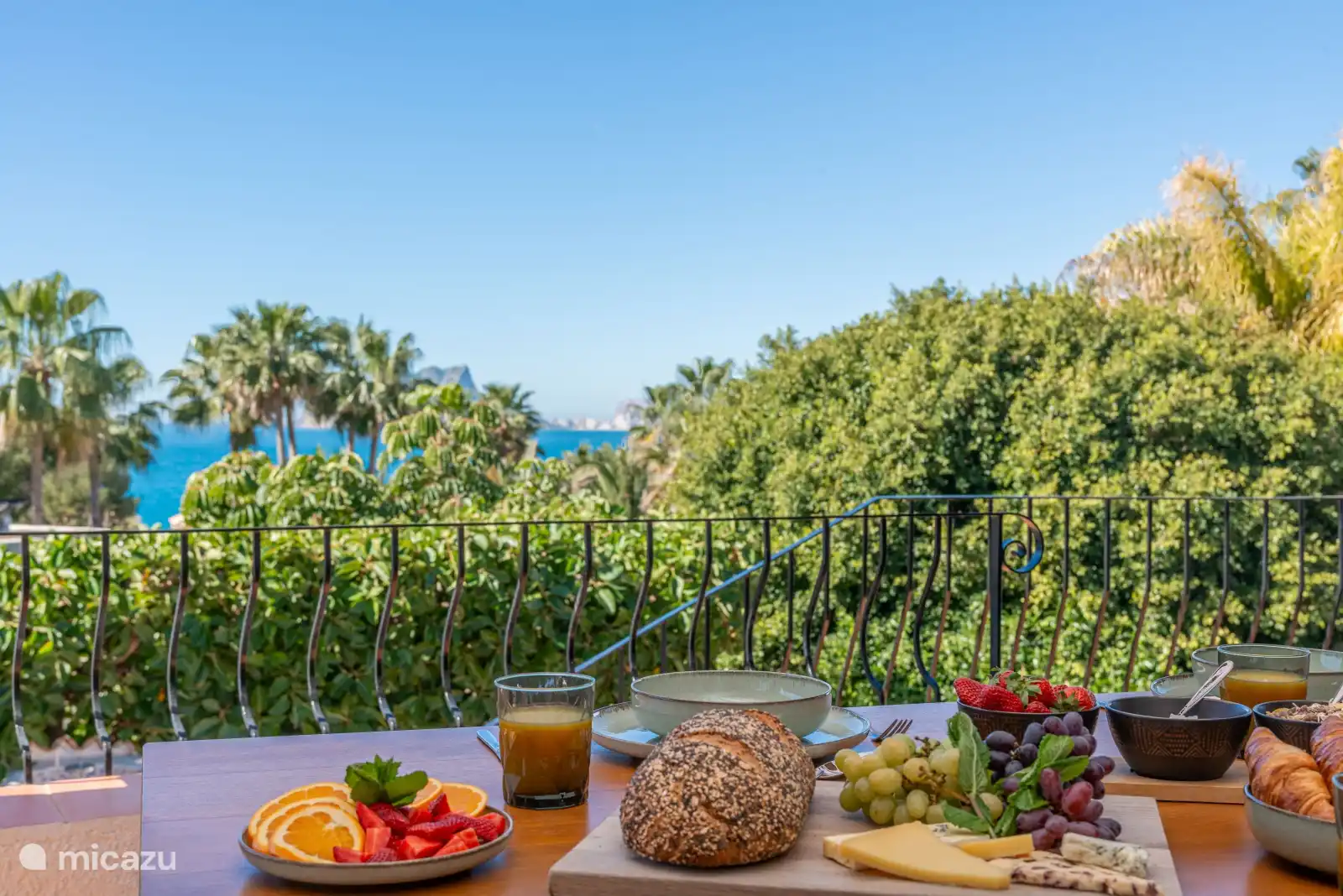Esstisch Terrasse mit Meerblick