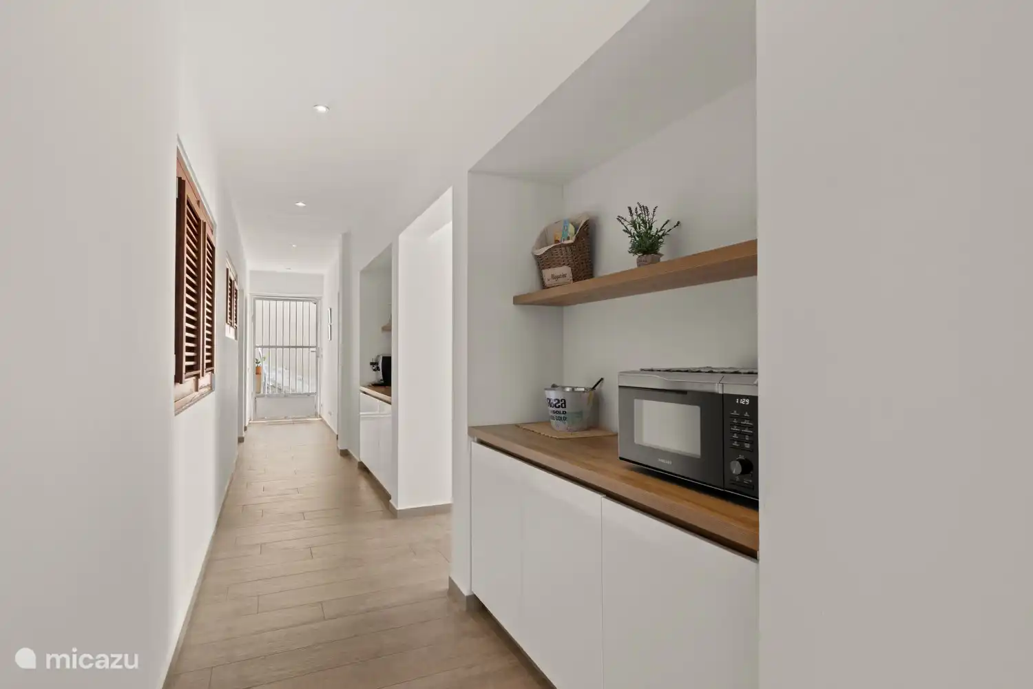 Zentrale Halle mit Agnetron