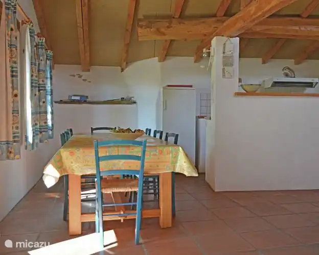 Esszimmer und Küche