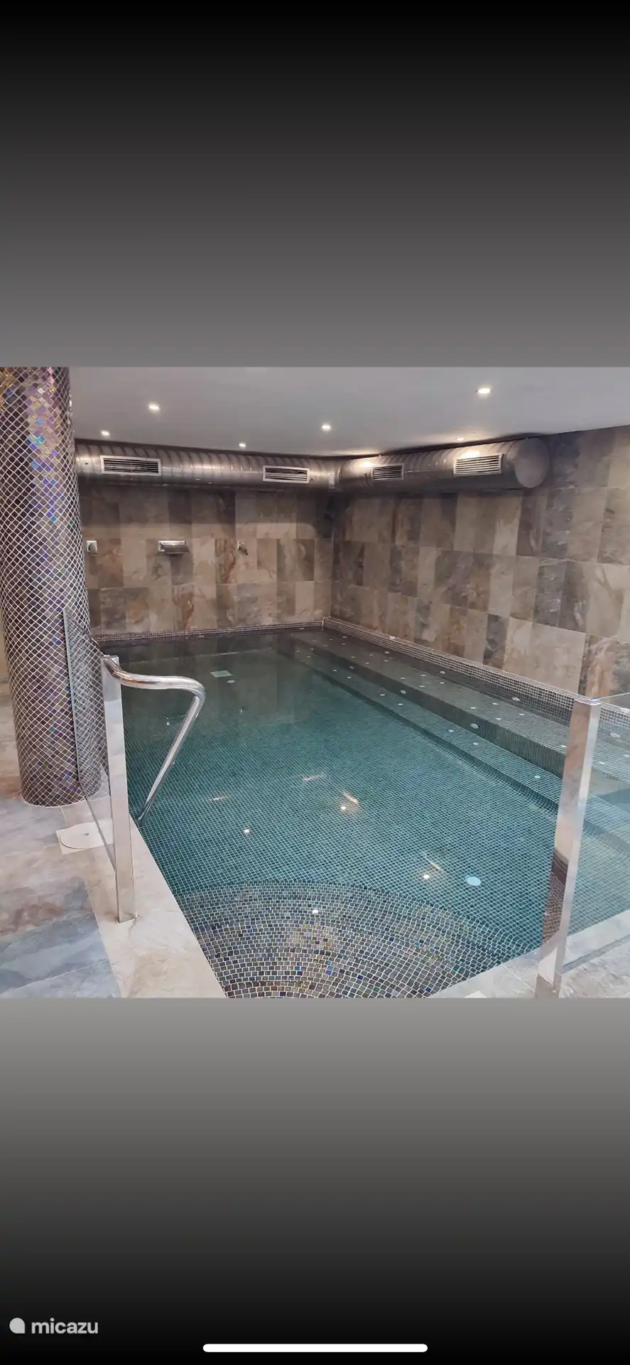 L’espace bien-être avec jacuzzi et sauna