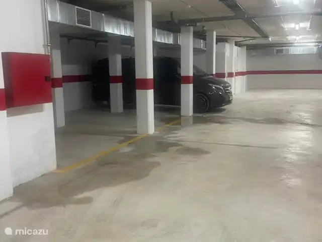 Casa de Ensueño | Espagne, Costa Blanca, Guardamar del Segura - penthouse Notre logement comprend également une place de parking privée dans le parking souterrain. Sûr et vous n’avez pas besoin de monter dans une voiture chaude ;)