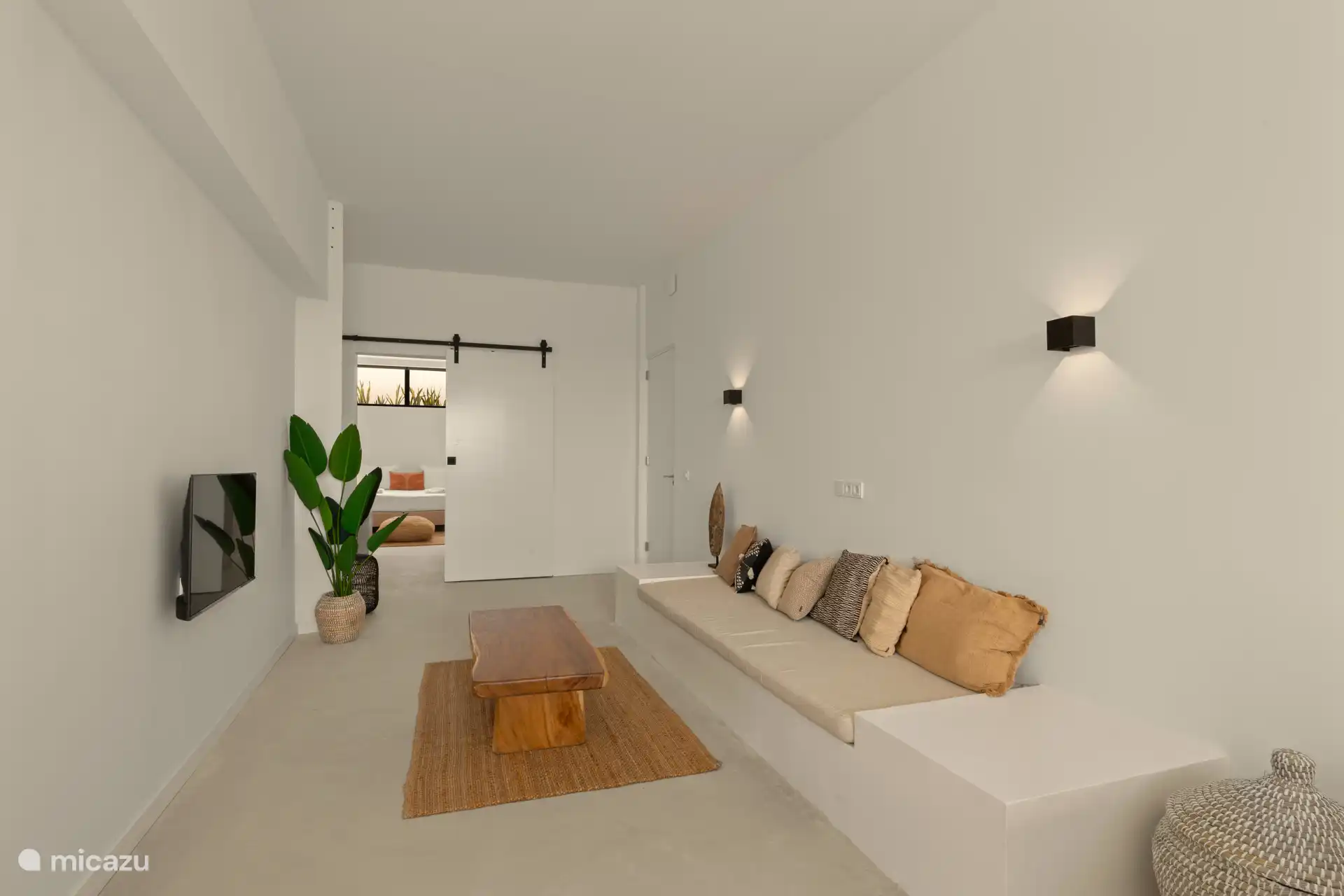 Wohnzimmer mit WLAN und Smart-TV