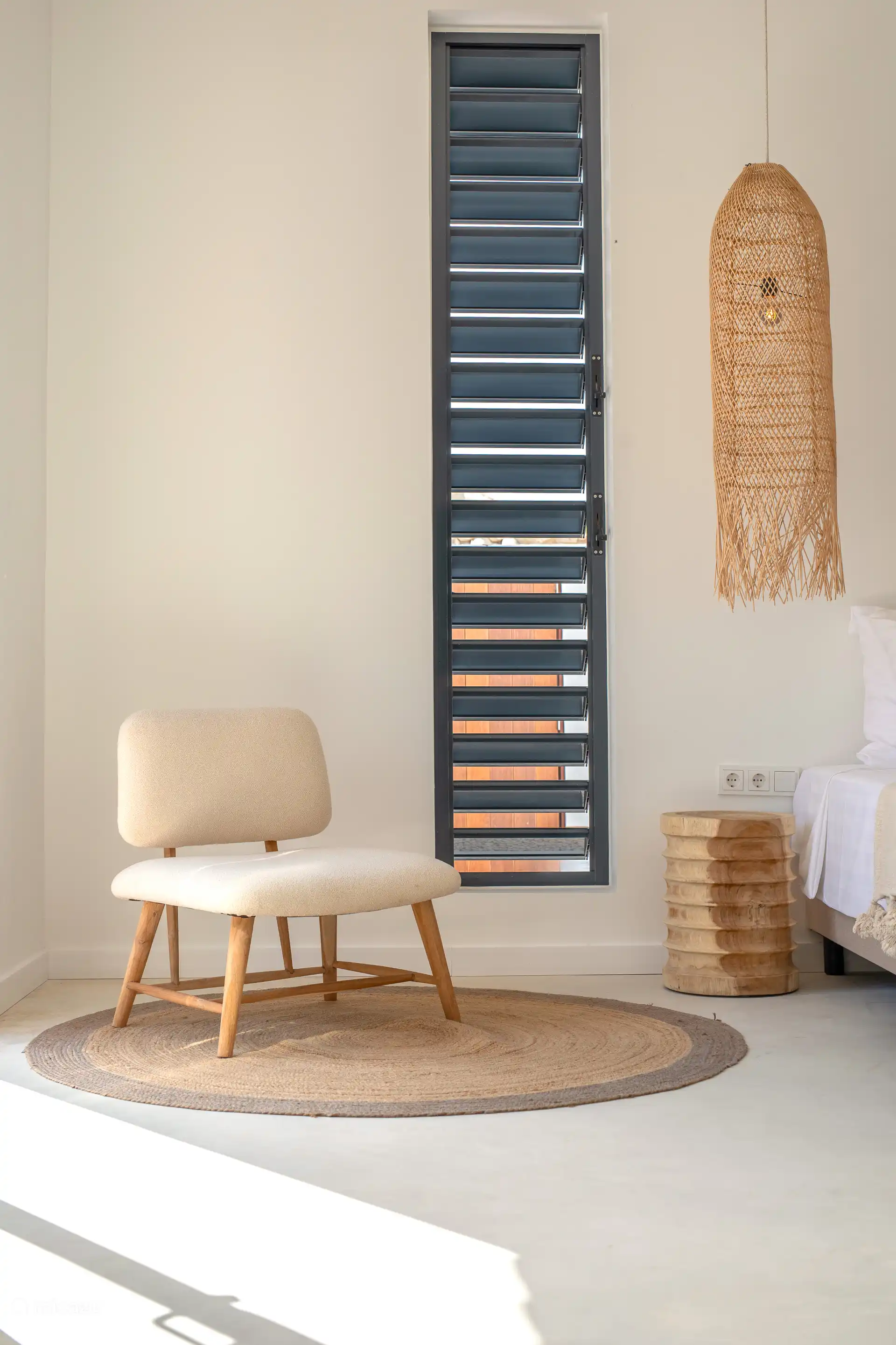 Die Villa ist mit Fensterläden ausgestattet, die im ganzen Haus für eine wunderbar kühlende Brise sorgen