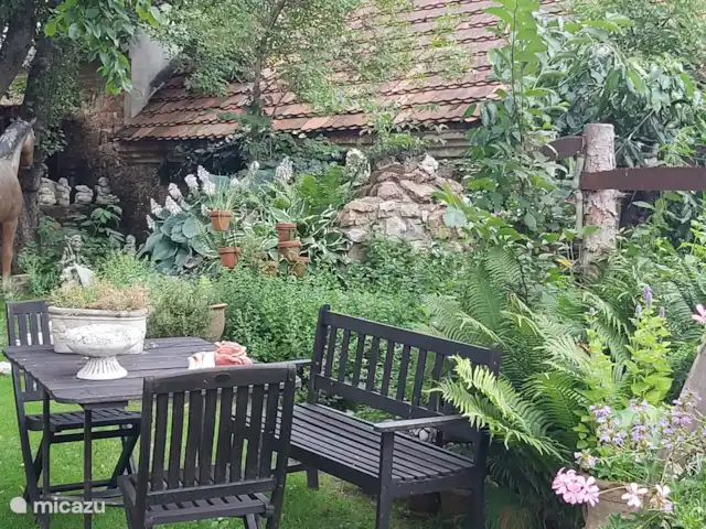 Zichovec Bonanza huren in Tsjechië, Zuid-Bohemen, Strunkovice nad Blanicí - appartement Zitje in de tuin
