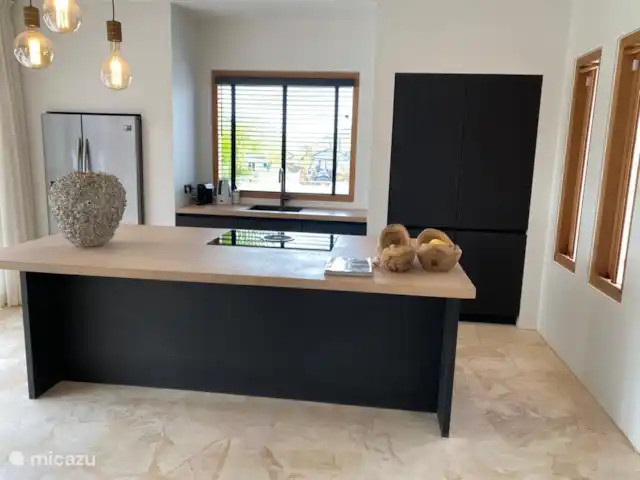 Villa Bambu Bliss, Jan Thiel huren in Curaçao, Banda Ariba (oost), Jan Thiel - villa Luxe open keuken