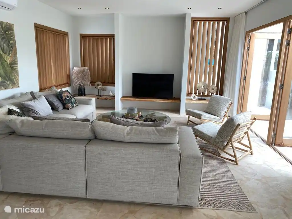 Salon avec coin salon confortable