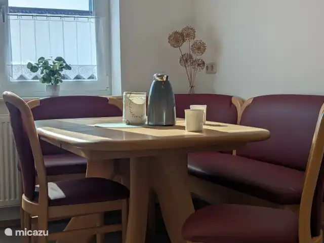 Maison Landlust - Appartement à l’étage | Allemagne, Sauerland, Waldeck am Edersee - maison de vacances Pause-café à la table de la cuisine