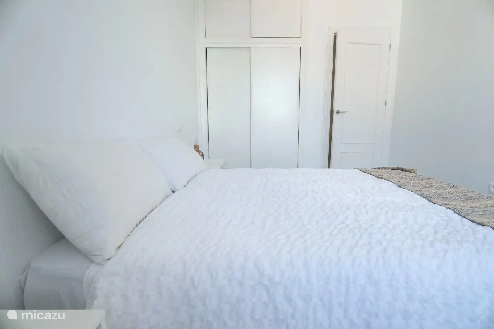 Chambre : lit double