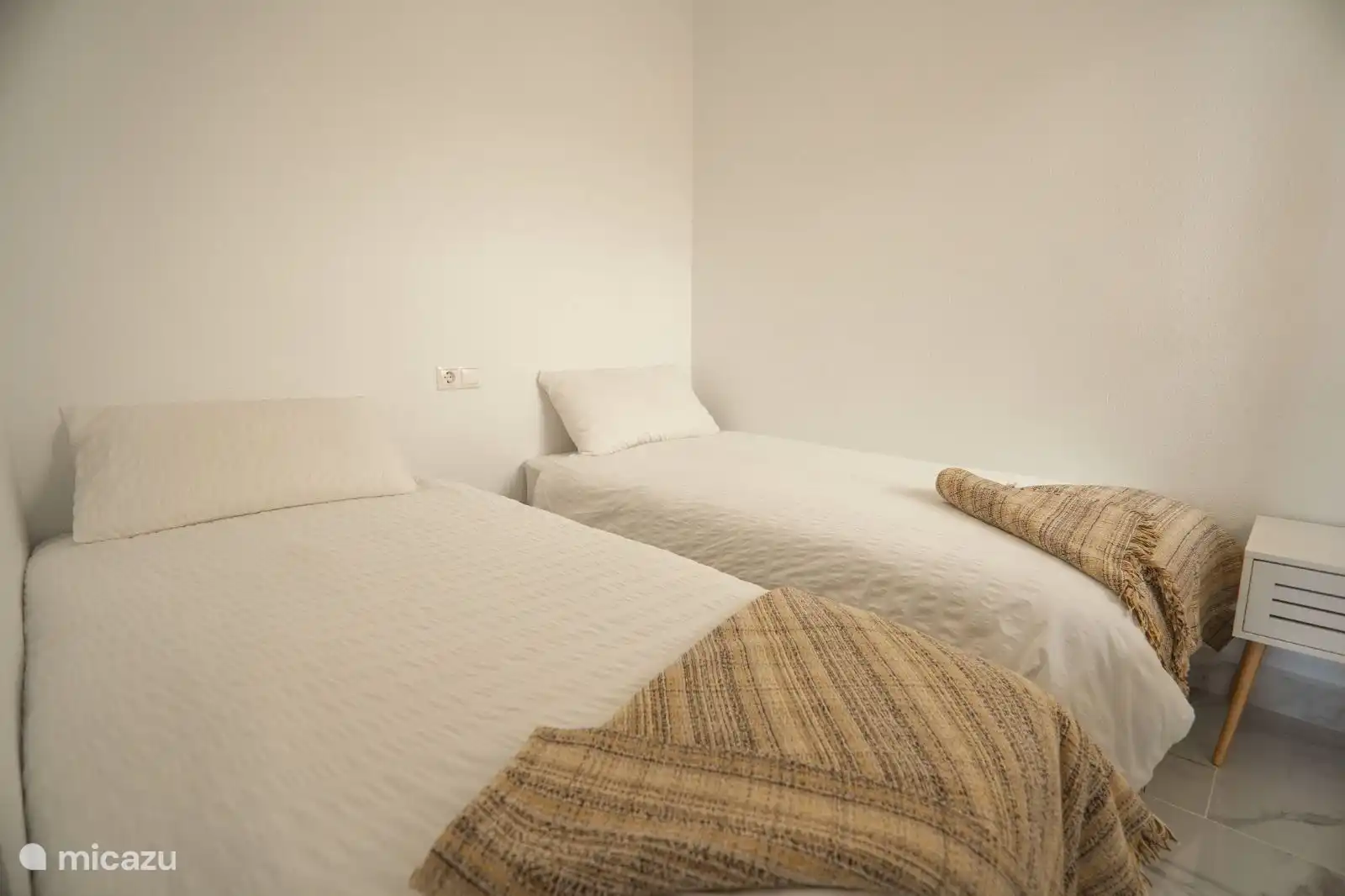 Chambre : 2 lits simples 
