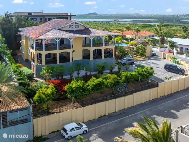 Vista del Sol, Jan Thiel | Curaçao, Banda Ariba (est), Jan Thiel - appartement Façade de l’immeuble (4 appartements)