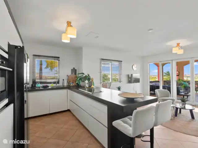 Vista del Sol, Jan Thiel | Curaçao, Banda Ariba (est), Jan Thiel - appartement Cuisine ouverte de luxe avec bar