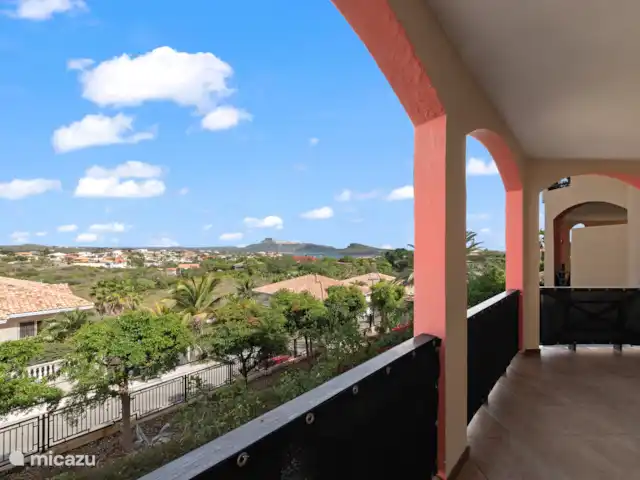 Vista del Sol, Jan Thiel | Curaçao, Banda Ariba (est), Jan Thiel - appartement Vue sur les environs, la montagne de la table et l’eau espagnole