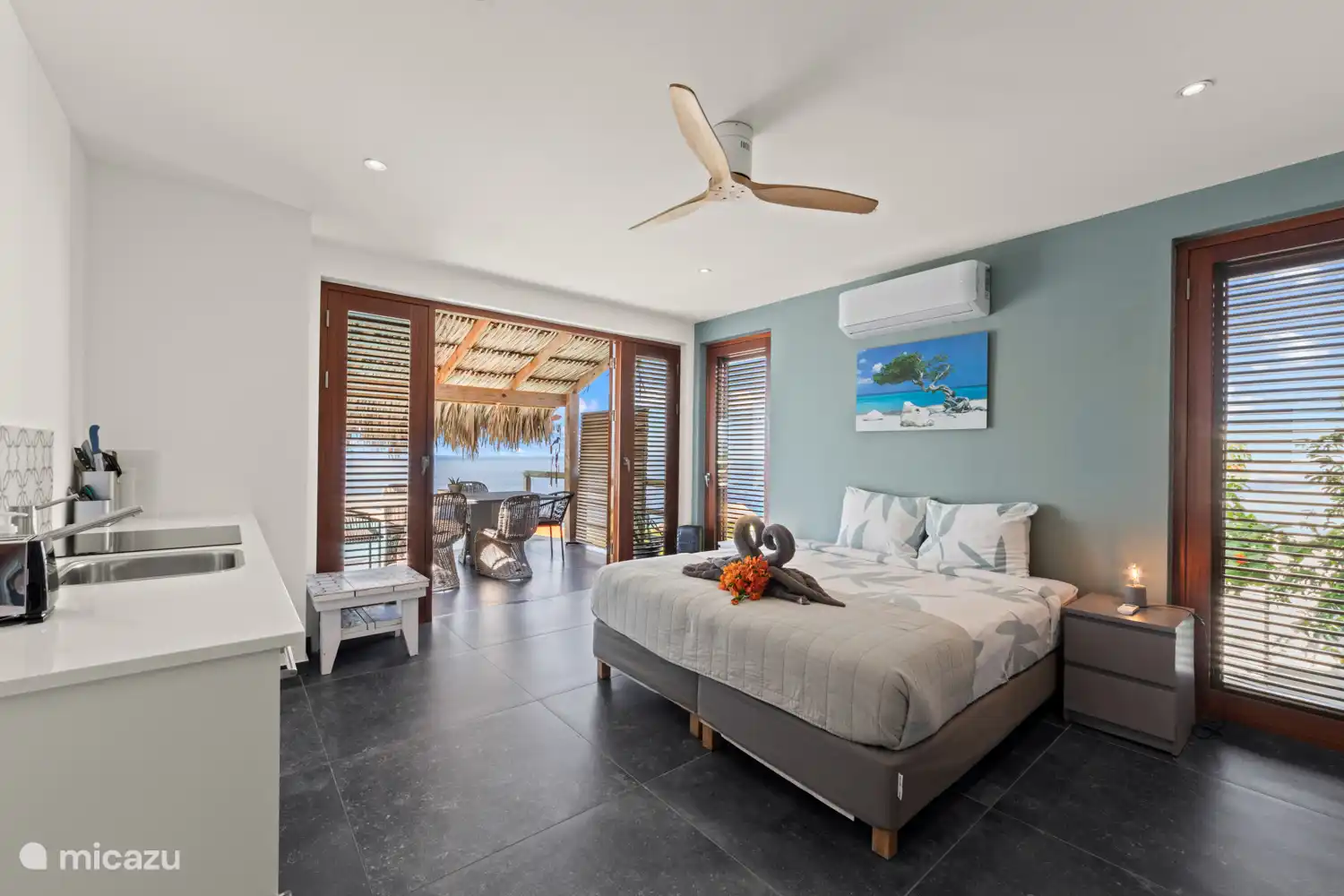 1. Schlafzimmer im Erdgeschoss mit eigenem Bad