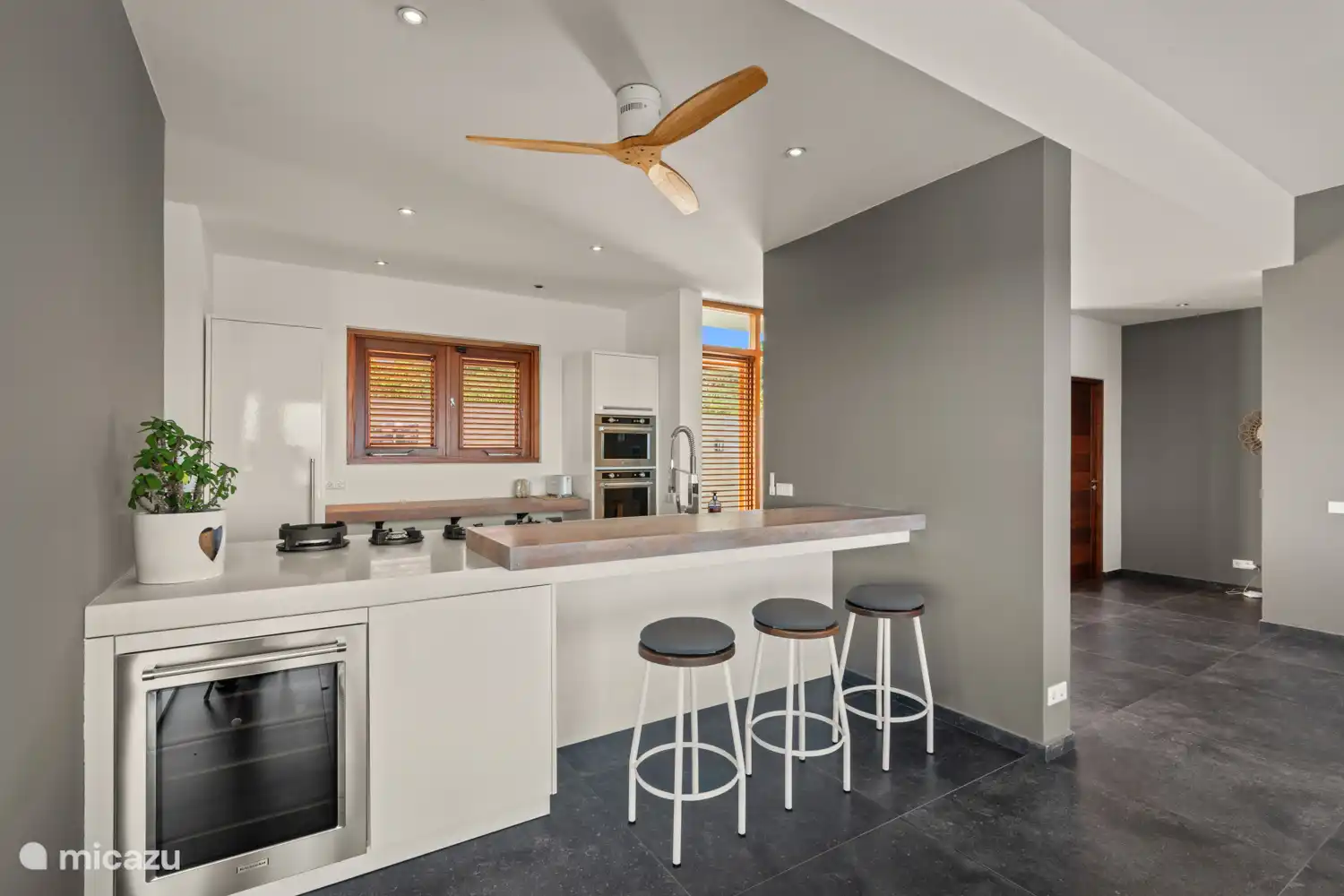 Offene Küche mit Bar