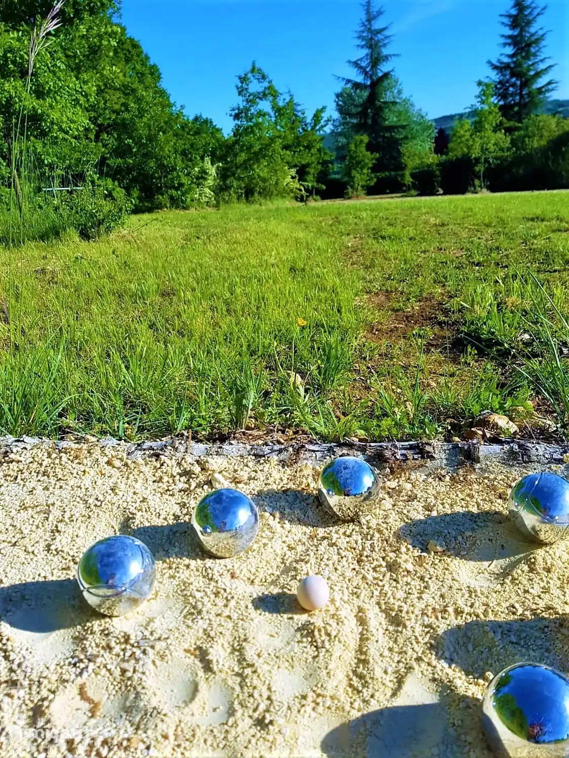 Pétanque-Platz vor Ort