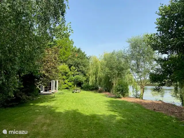 Tuin en huisje vanaf de begin