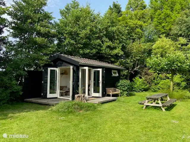 Helemaal omgeven door het groen en water