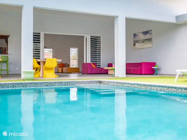 Villa La Familia Retreat, Jan Thiel | Curaçao, Banda Ariba (est), Jan Thiel - villa Vue depuis la piscine
