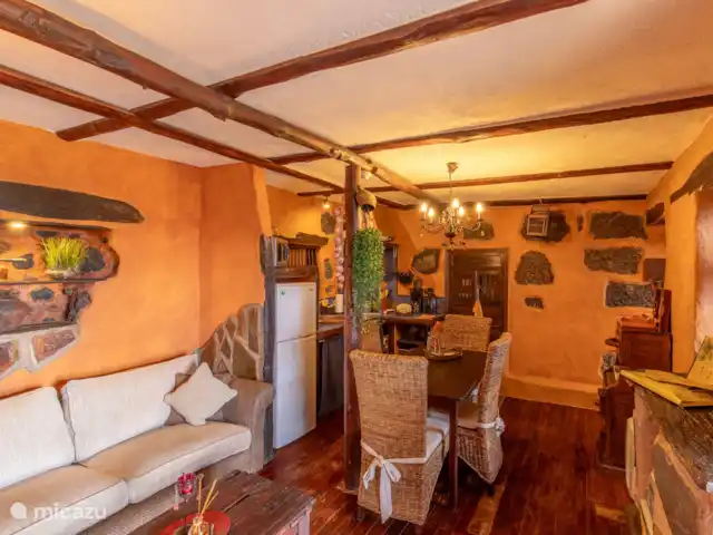 Wandelen, Spanje, La Palma, El Paso, gîte / cottage Hacienda La Centenaria Woonkamer-keuken