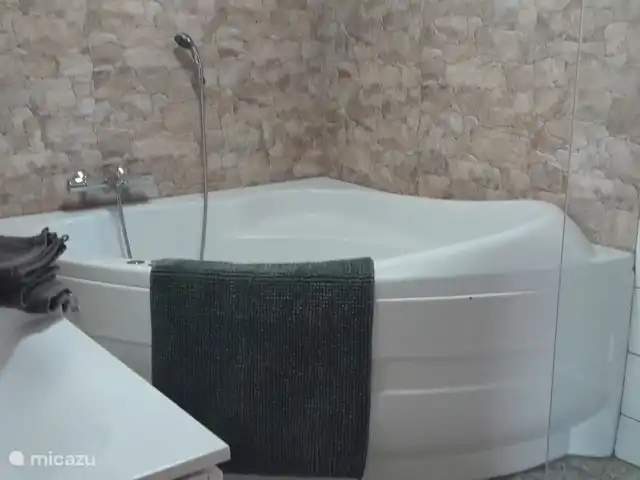 Zichovec Mexico huren in Tsjechië, Zuid-Bohemen, Strunkovice nad Blanicí - geschakelde woning Bubbelbad