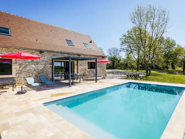 Les Huttes | France, Lot, Montgesty - maison de vacances Maison avec piscine